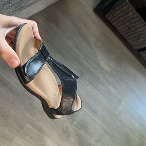 Taos Footwear Black and Tan Comfort Sandals